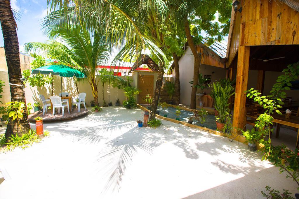 Holiday Lodge Maldives Exterior photo